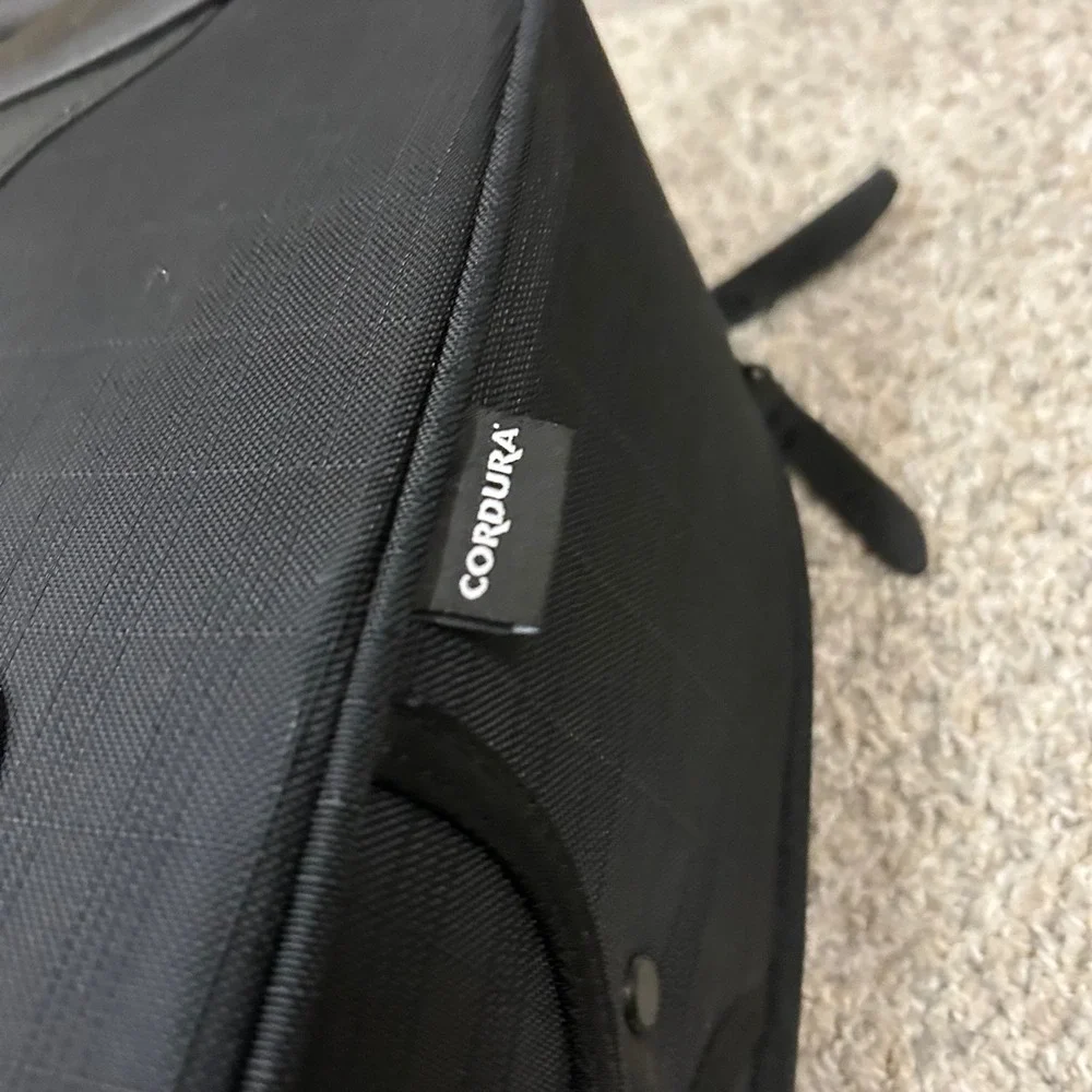 Nike Rolling Suitcase Large Black Minnesota Gophers Luggage Cordura